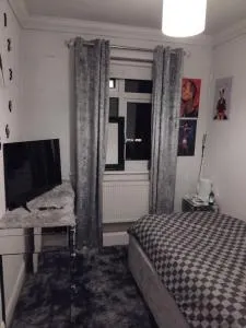 Love lane - Hackbridge