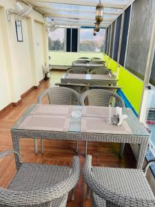 Hotel Naam Resto Bar