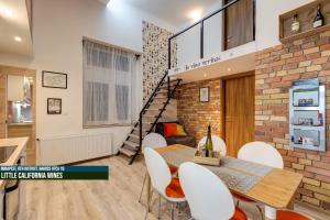 Little Americas Museum Apartments