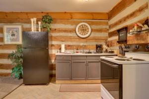 Riverfront Couples Retreat in Smoky Mountains!