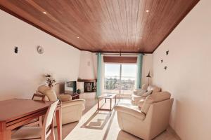 Grannys Home Ocean View Near Beach and Old Town