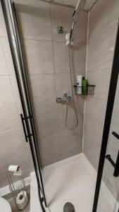 Cozy studio with Netflix & chill & Parking