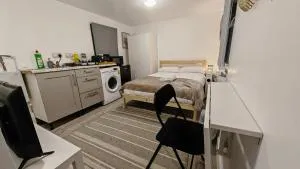 Cozy studio with Netflix & chill & Parking - Edmonton