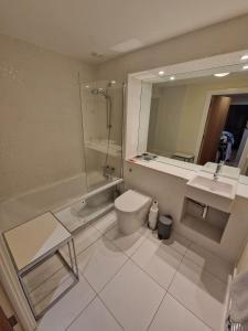 Double Room and Private Bathroom in shared Property