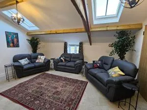 Sleeps 12, Stunning Dog Friendly Lodge, Rural Village - Spaxton