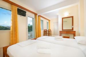 Studio with Sea View room in Georgina