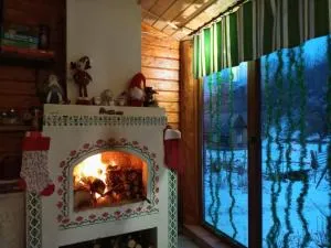 Gostynnyi Dvir u Marichky - 拉泽希纳