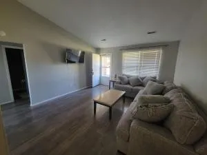 fully Remodeled explorers luxury suite - 爱德华兹维尔