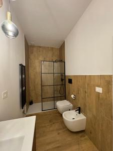 Spacious 4 room apartment, 8min walk to old town, free parking,new