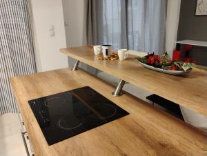 Elegant Minimalistic Downtown Apartment!