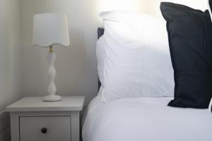 Long Stay Cozy 2-Bedroom Apartment with Smart TV Great Location