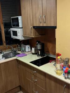 Cálida habitación con baño privado