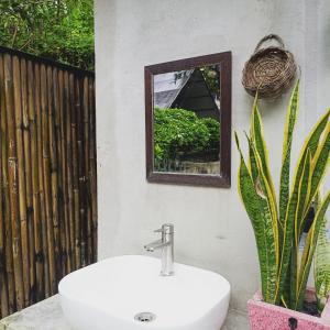 The Backyard Glamp - Exclusive Glamourous Camp