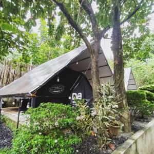 The Backyard Glamp - Exclusive Glamourous Camp