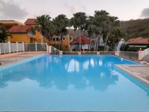 Studio 4 personnes piscine - 圣安娜