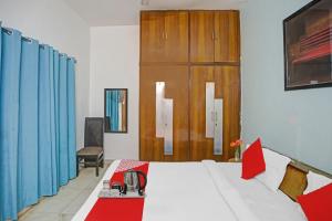 Hotel O Premium Stay Near Dlf Avenue Saket