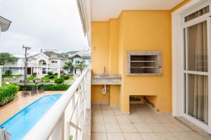 Piscina e Churrasqueira em Jurerê SC7646