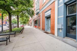 Downtown Loft - Walkable to Dining and Entertainment