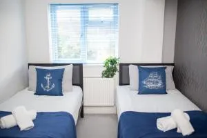 Spacious 6 Bed Contractor-Friendly Residence in Luton - Barton in the Clay