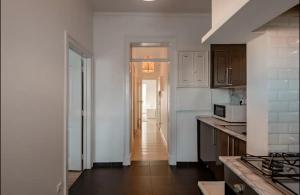 2 Bedroom Apartment with Great Transport Links to the Heart of Lisbon