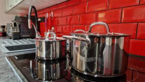 Swiss Border Apartment for 4 People, Free Parking, 1min from Basel