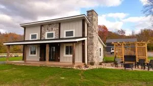 Valley View Resort Cabin 8, 2-Bed, Modern-Luxury with Hot Tub in Canaan Valley, WV - Dryfork