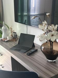 8 Boulevard Walk Heart of Downtown