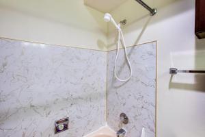 Snowline Lodge Condo 46 - Great for skiers and hikers on a budget Now has Wifi