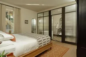 Anna and Bel - Maple Shade