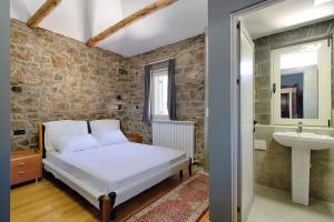 Dardha Gallery - Rooms & Villas