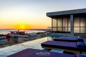 NWTs - Estúdios em Prédio com Vista Lateral Mar