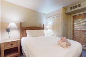 Deschutes Place Revel