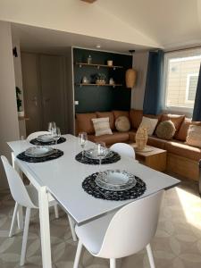 Campings Cb - Espace & confort, 3 ch, 41m2, proche mer : photos des chambres