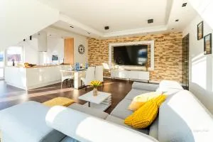 Apartament Skyline - widok na Śnieżkę, blisko Term i Placu Piastowskiego by Apartamenty w Karkonoszach - Wojcieszyce