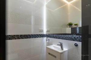 Apartament Skyline - przy Placu Piastowskim i blisko Term, widok na Śnieżkę, garaż podziemny by Apartamenty w Karkonoszach