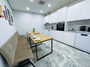 Comfortable Room w Private Bathroom & Fast WiFi