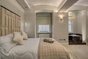 Historic Cubitt Lodge 3BD 3BA Gem W Steam Room