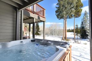 Prospect Point Getaway: Mountain Views w Private Hot Tub