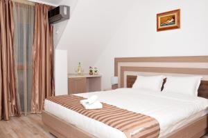 Large Double Room - Relax room in Lombardi Family Hotel