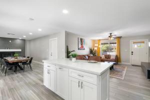 Central Tempe Gem Mural Art Garage Near Freeway