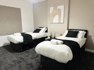 Newly Renovated Modern Home - Coundon