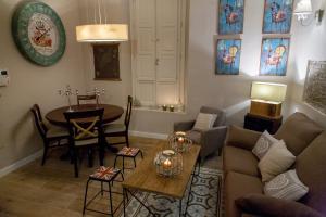 One-Bedroom Apartment room in Palacio Almagra