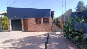 Mendoza-Espaciosa habitación con baño privado