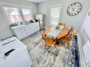 Downtown Portsmouth 2 Bedroom 2 King Beds