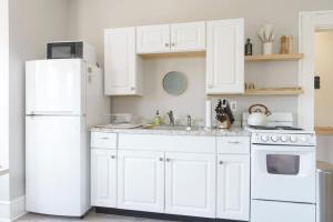 King Bed Downtown Suite Port City Stays