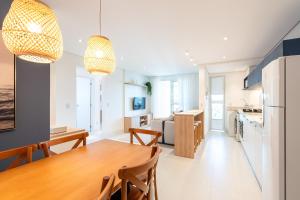 Aptos Pé na Areia Vista Mar Condomínio Resort Completo com Piscina borda Infinita, Beach Tennis, Academia, Sala de Jogos, Brinquedoteca, Playground e Portaria 24H 3 Quartos com Ar-Condicionado, Churrasqueira Privativa Reserve Agora e Viva essa Expe