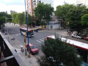 Departamento amplio a la calle