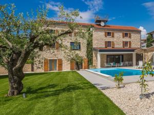 Charming stone Villa CX with large 50m2 heated pool 