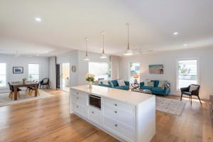 Driftwood - Oceanstays