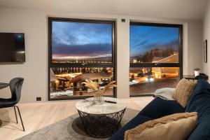 ARCTIC HOMES - The View